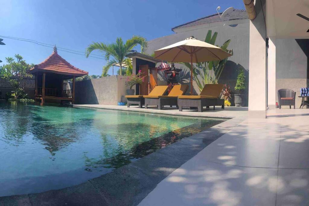 Villa Royal Singaraja Exteriör bild