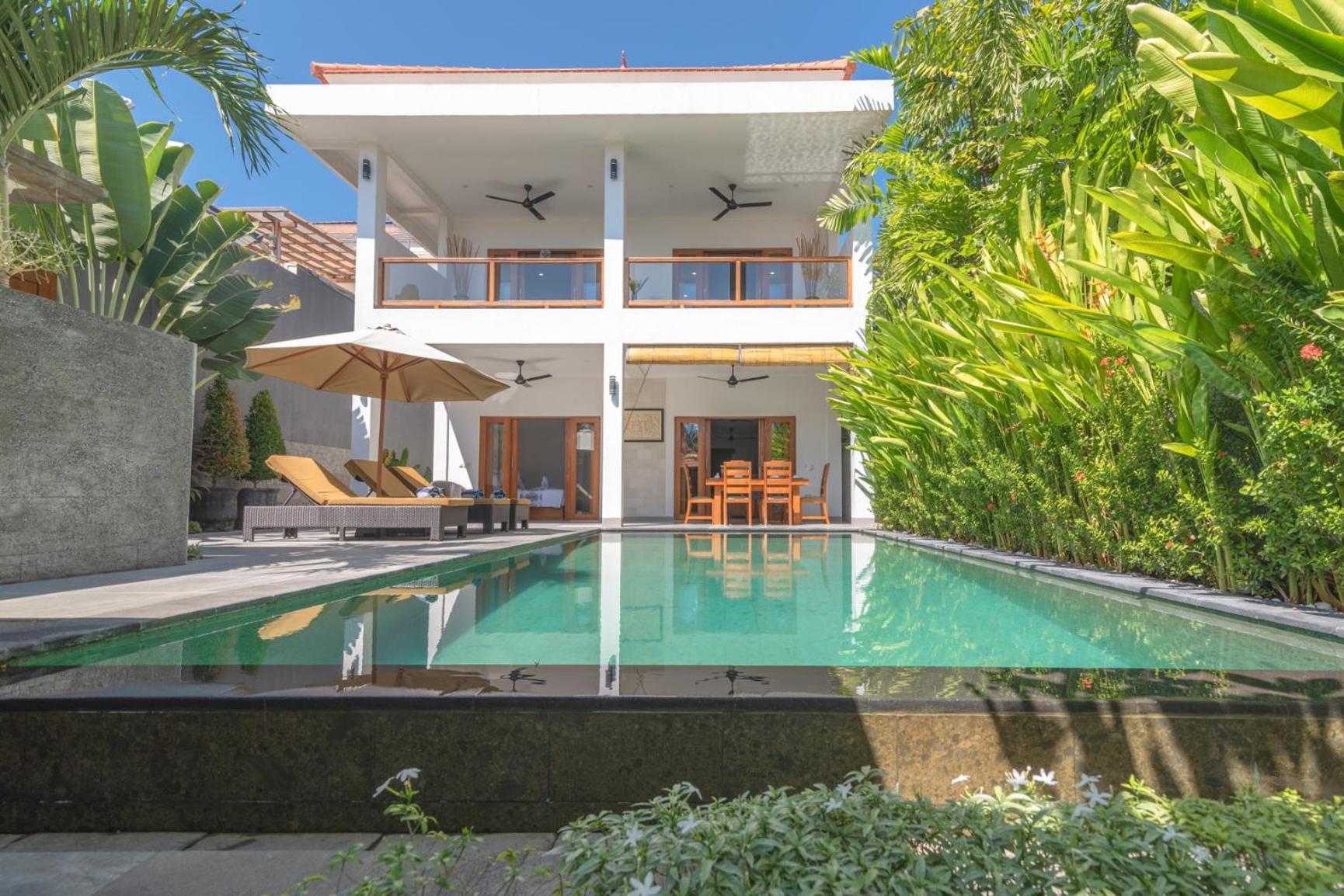 Villa Royal Singaraja Exteriör bild